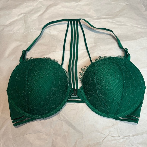 Victoria's Secret Emerald Green Push-Up Bra with Decorative Charm - Picture 5 of 9
